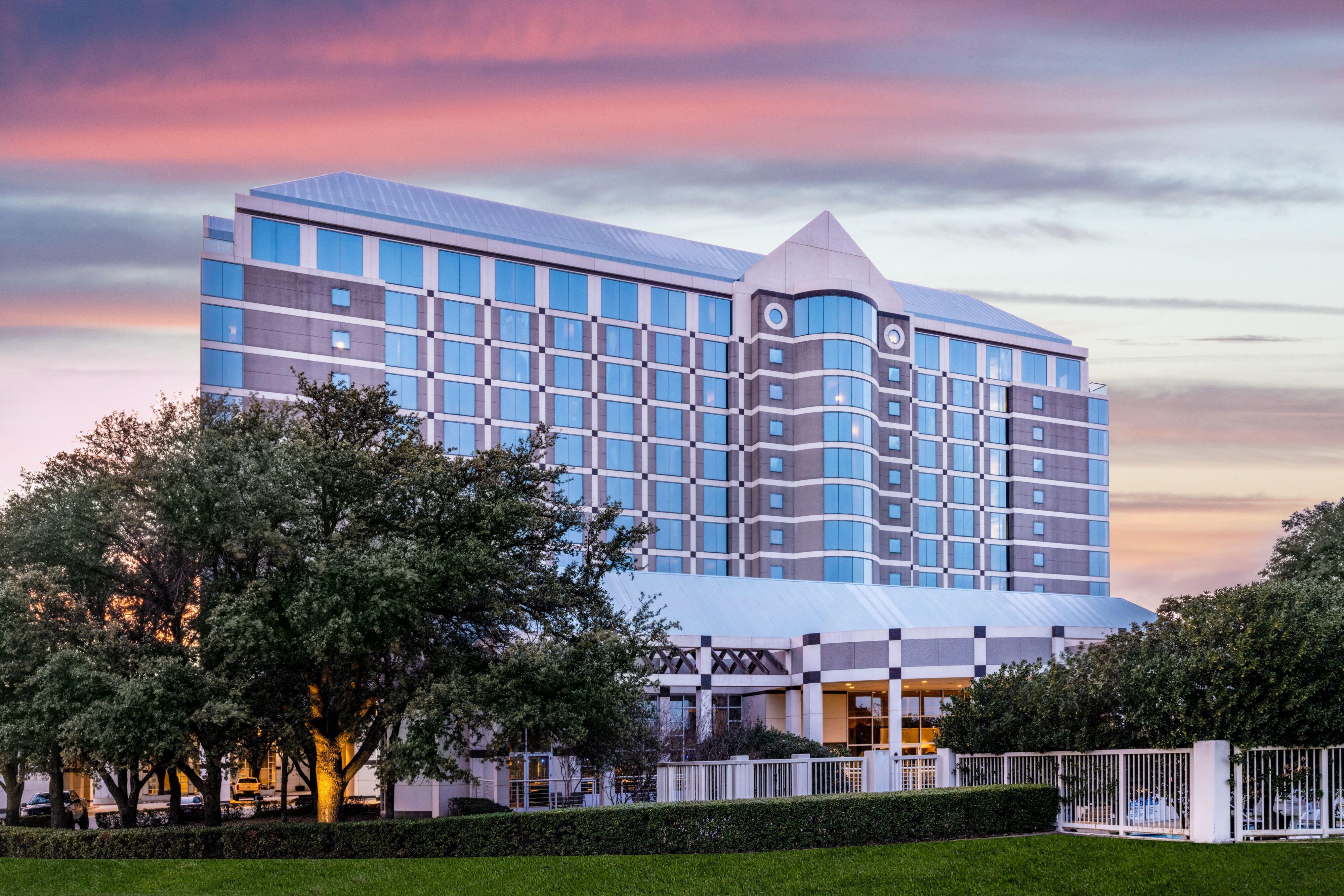 Renaissance Dallas North Hotel Farmers Branch Extérieur photo