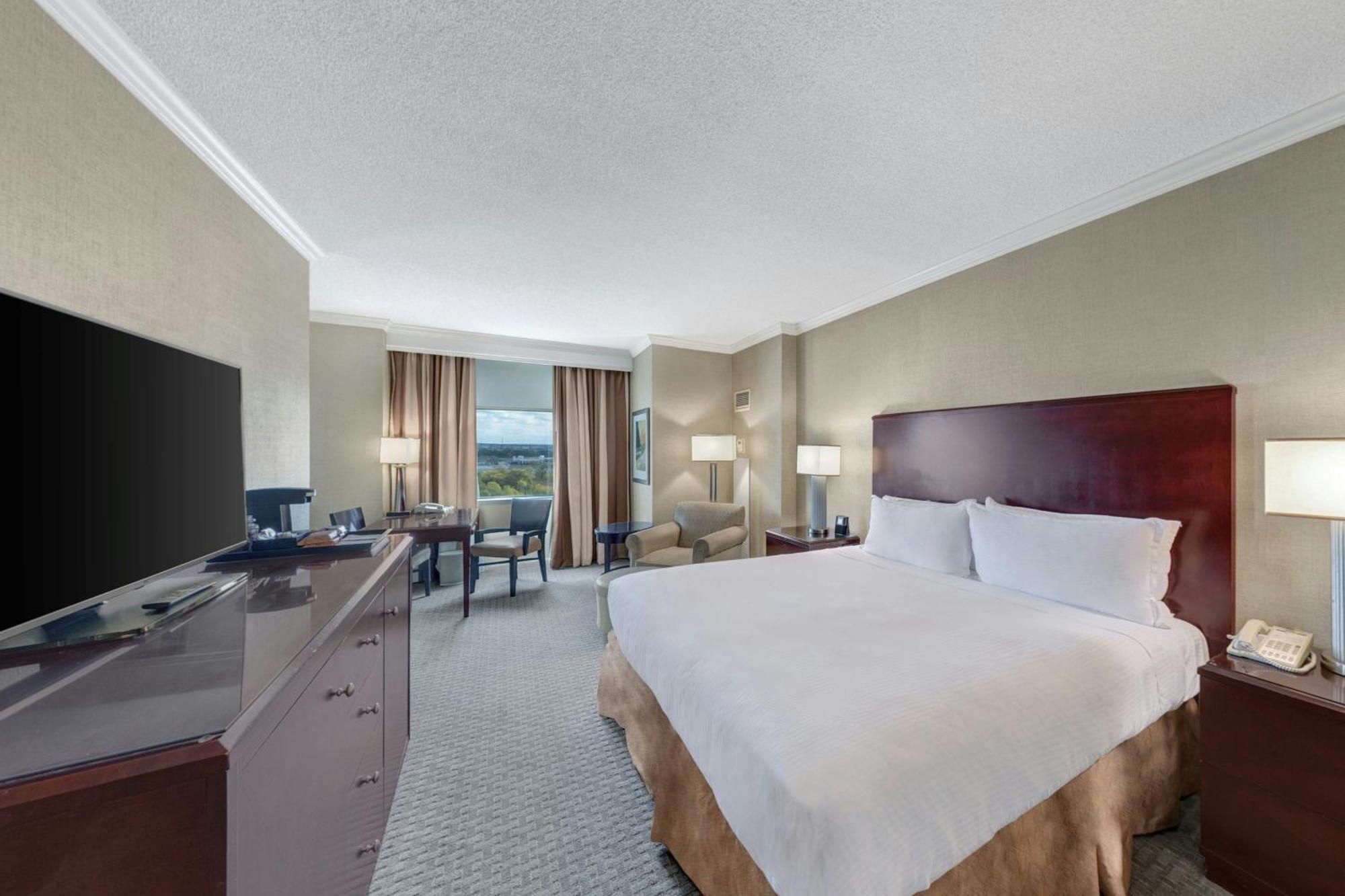 Renaissance Dallas North Hotel Farmers Branch Extérieur photo